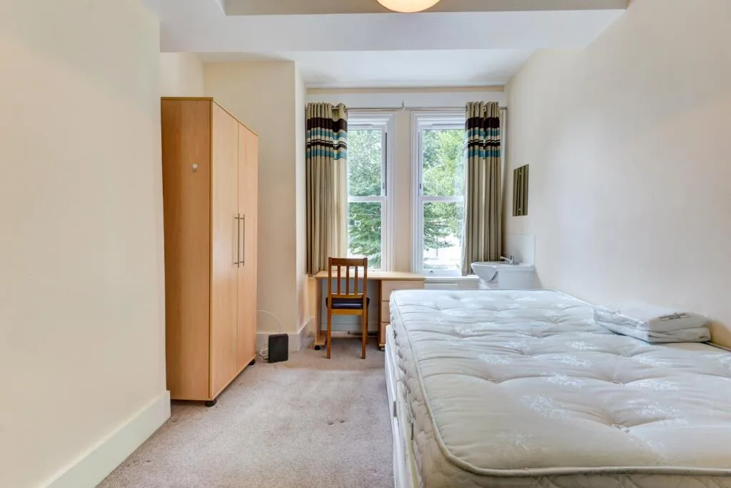 6 bedroom terraced house for rent