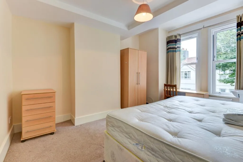 6 bedroom terraced house for rent