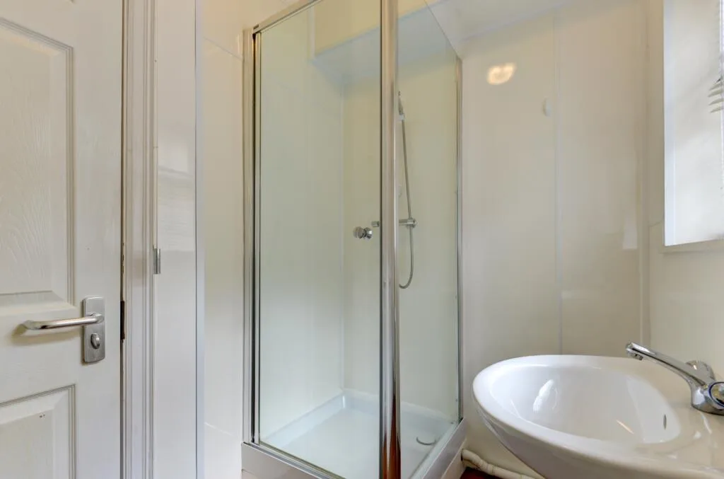 6 bedroom terraced house for rent