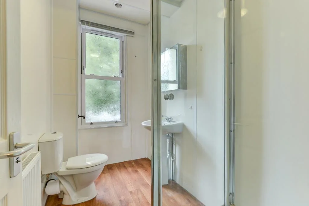6 bedroom terraced house for rent