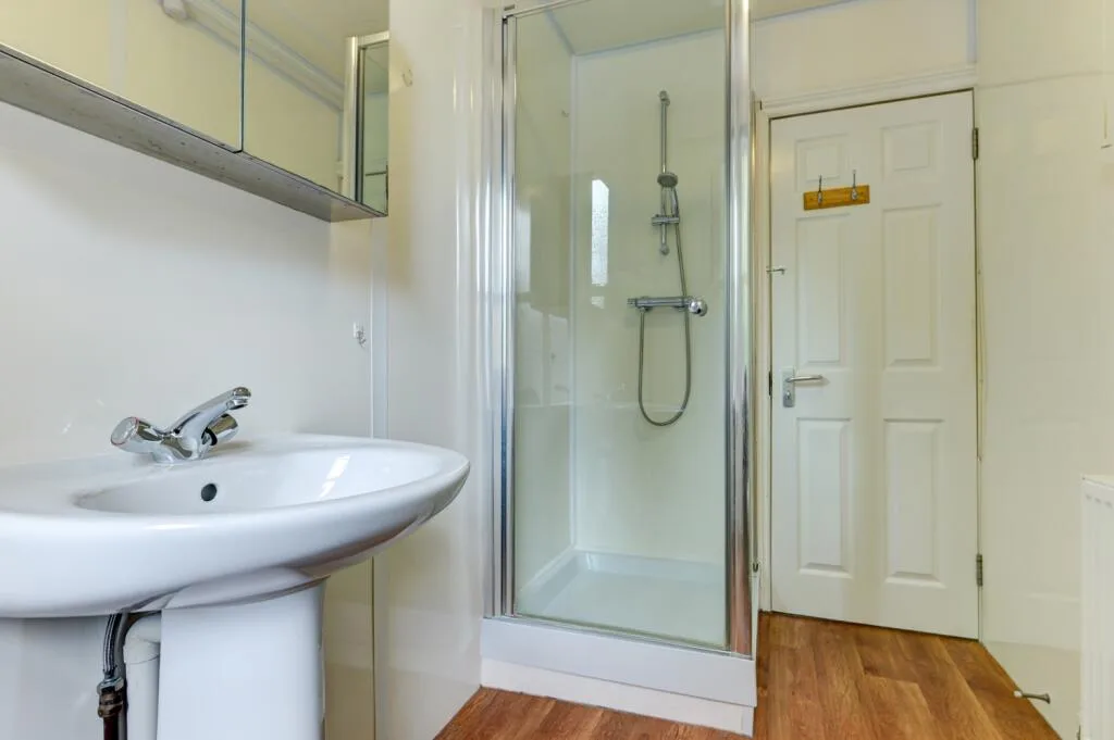 6 bedroom terraced house for rent