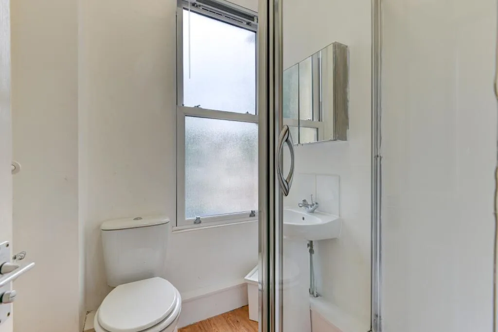 6 bedroom terraced house for rent