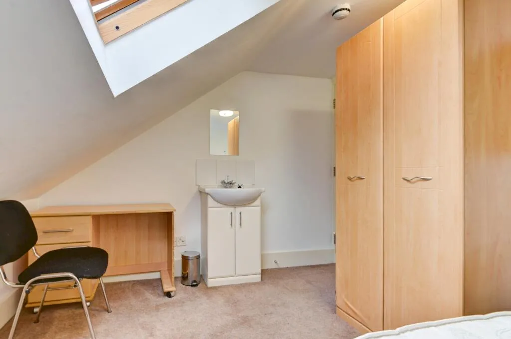 6 bedroom terraced house for rent