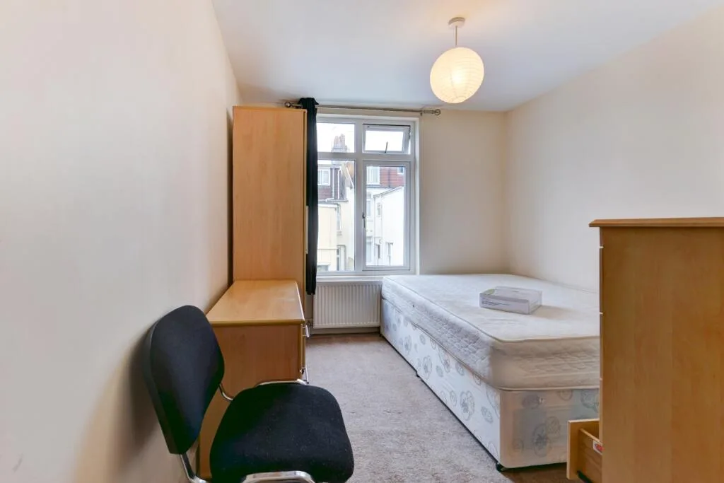 6 bedroom terraced house for rent