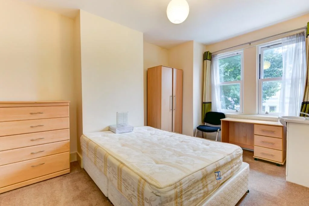 6 bedroom terraced house for rent