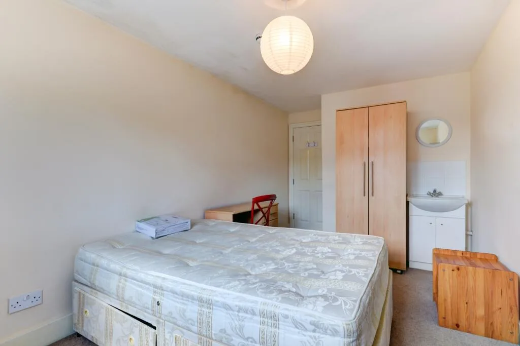 6 bedroom terraced house for rent
