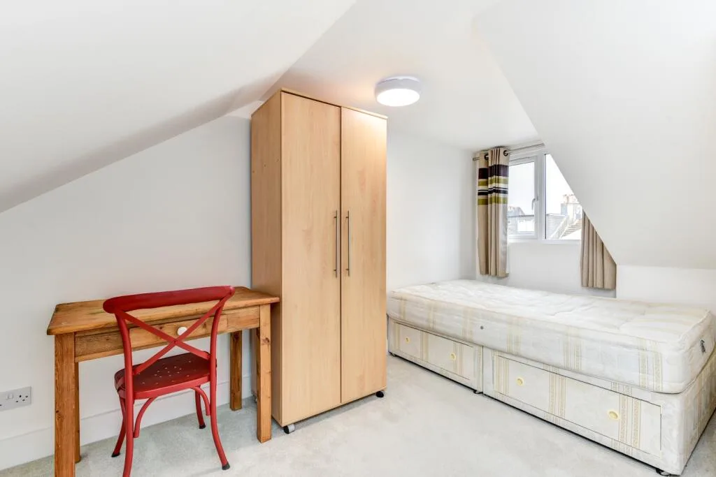 6 bedroom terraced house for rent