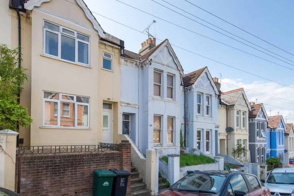 6 bedroom terraced house for rent