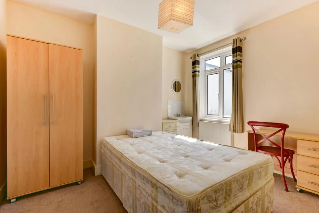 6 bedroom terraced house for rent