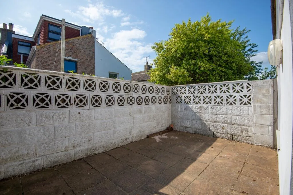 6 bedroom terraced house for rent