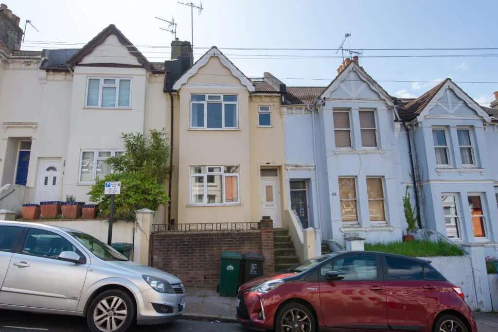 6 bedroom terraced house for rent