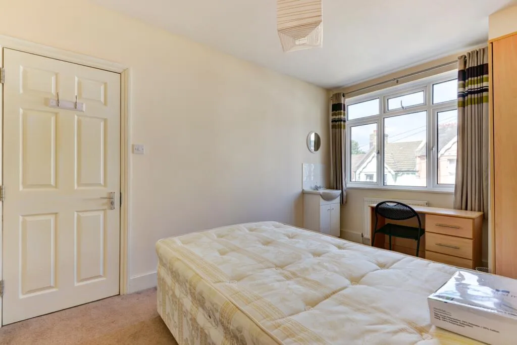 6 bedroom terraced house for rent