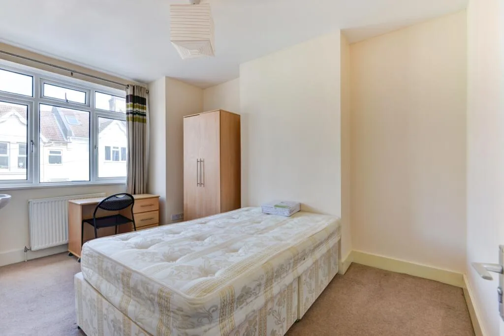 6 bedroom terraced house for rent