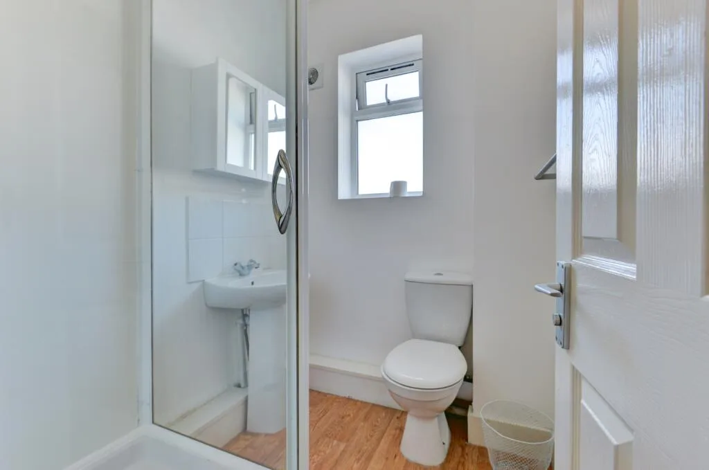 6 bedroom terraced house for rent