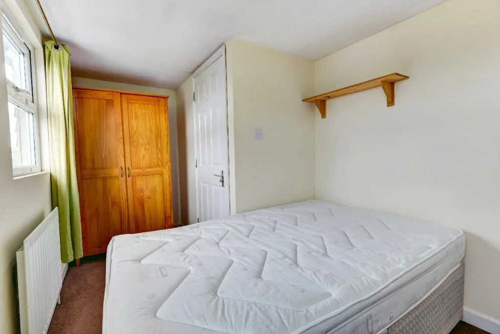 6 bedroom terraced house for rent