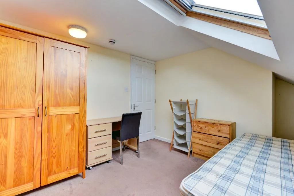 6 bedroom terraced house for rent