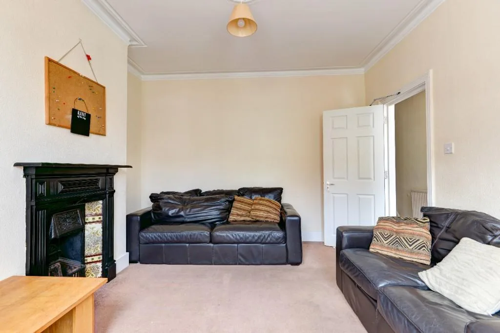 6 bedroom terraced house for rent
