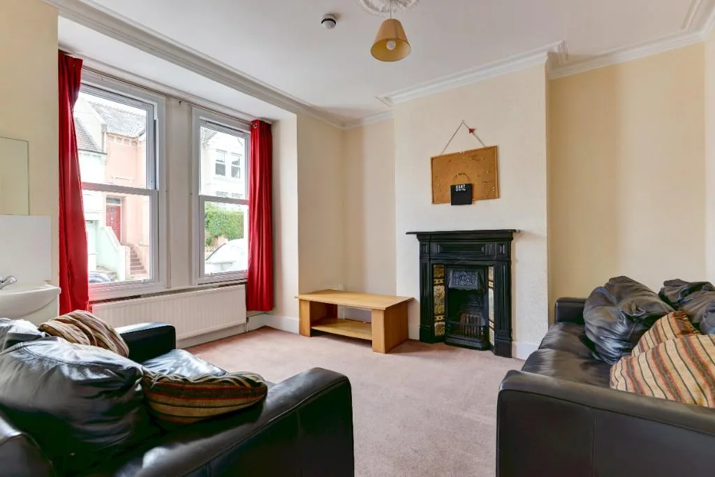 6 bedroom terraced house for rent