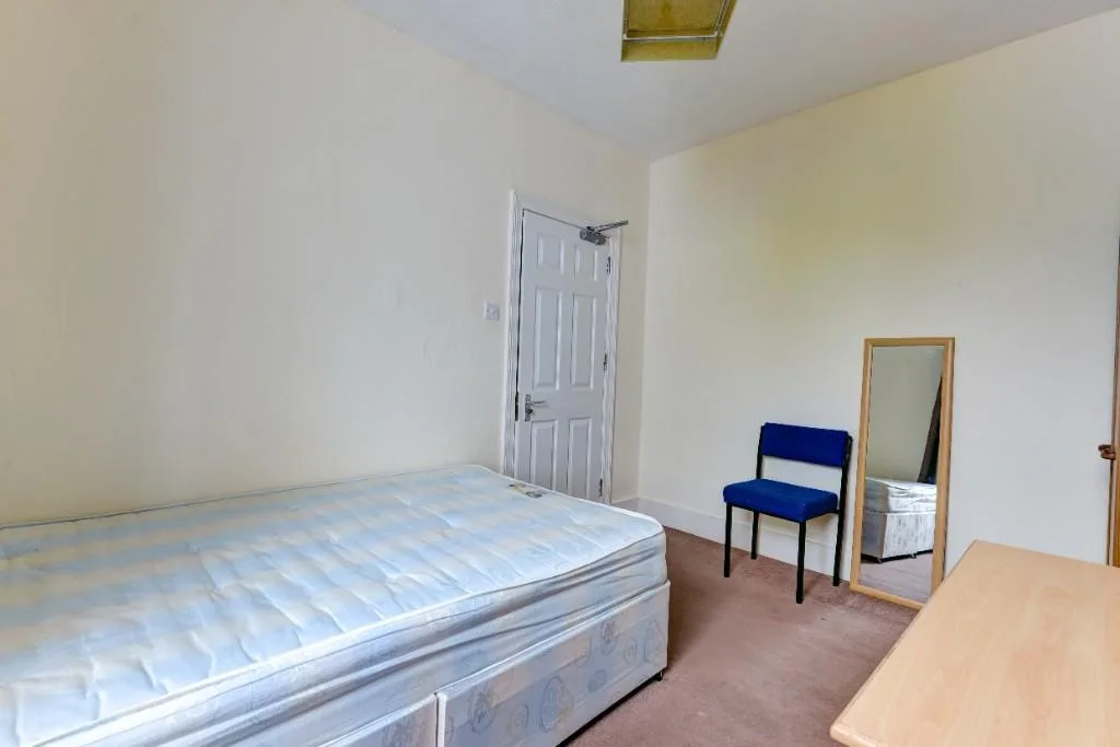 6 bedroom terraced house for rent