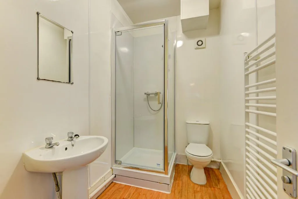 6 bedroom terraced house for rent