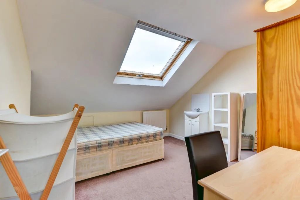 6 bedroom terraced house for rent