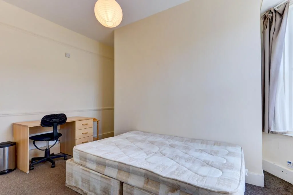 5 bedroom terraced house for rent