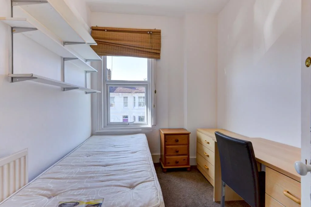 5 bedroom terraced house for rent