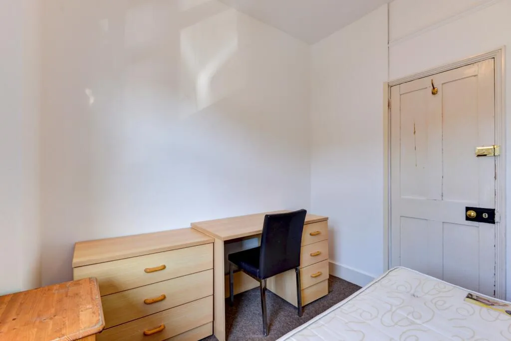 5 bedroom terraced house for rent