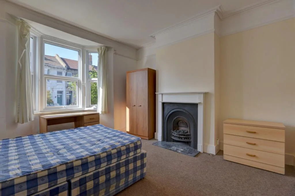 5 bedroom terraced house for rent