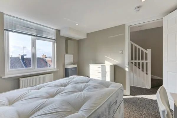 6 bedroom terraced house for rent