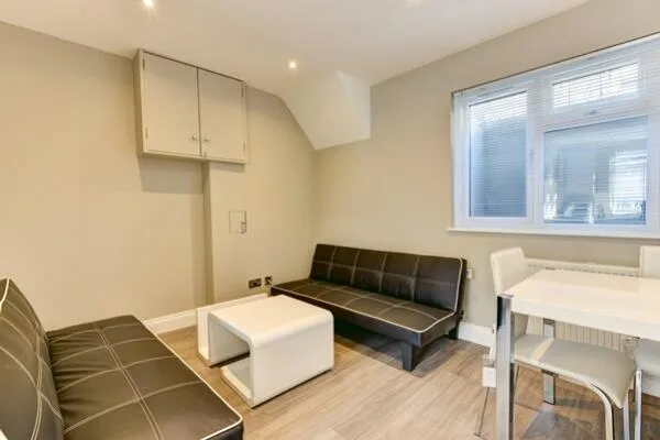 6 bedroom terraced house for rent