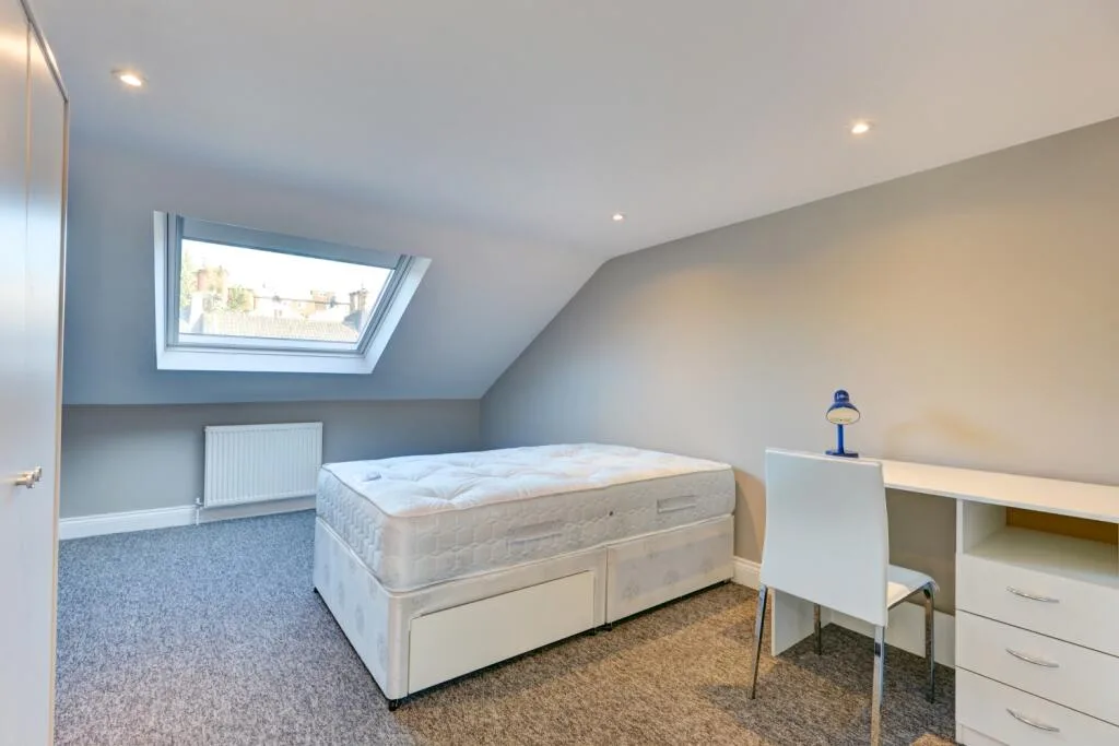 6 bedroom terraced house for rent
