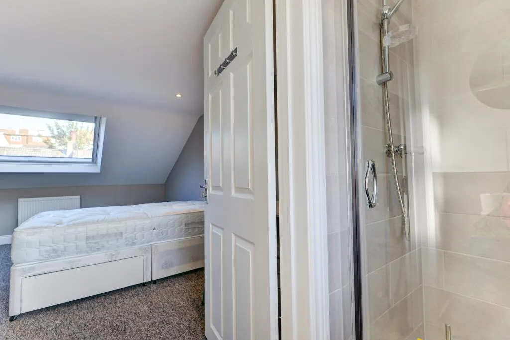 6 bedroom terraced house for rent