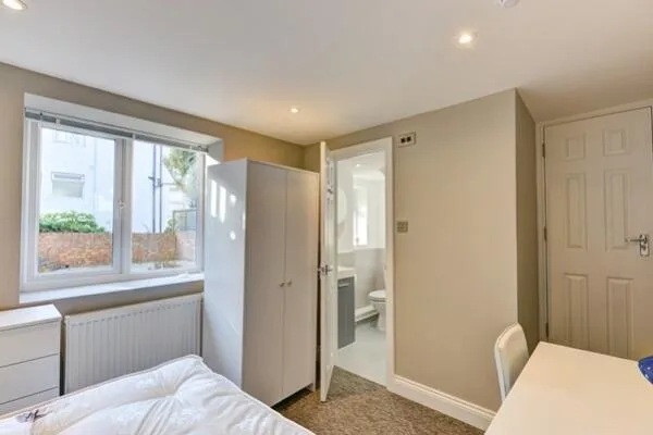 6 bedroom terraced house for rent