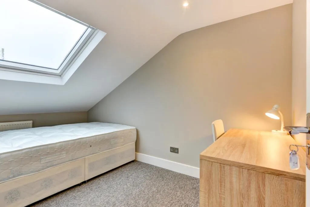 6 bedroom terraced house for rent