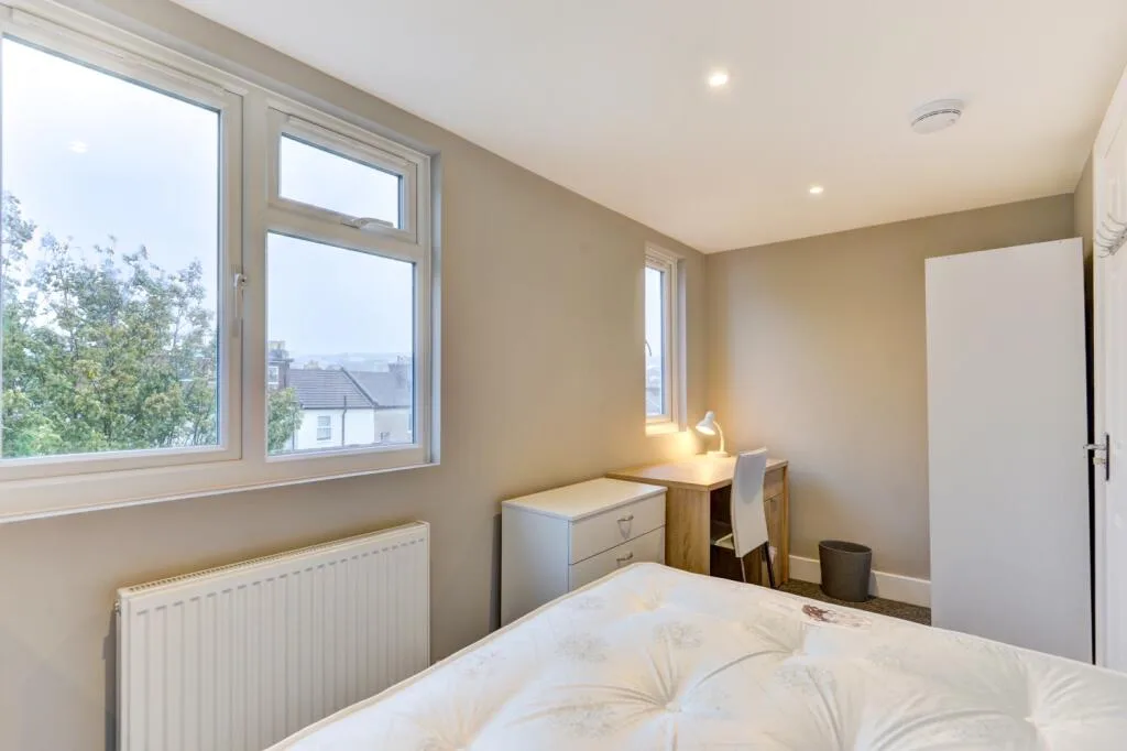 6 bedroom terraced house for rent