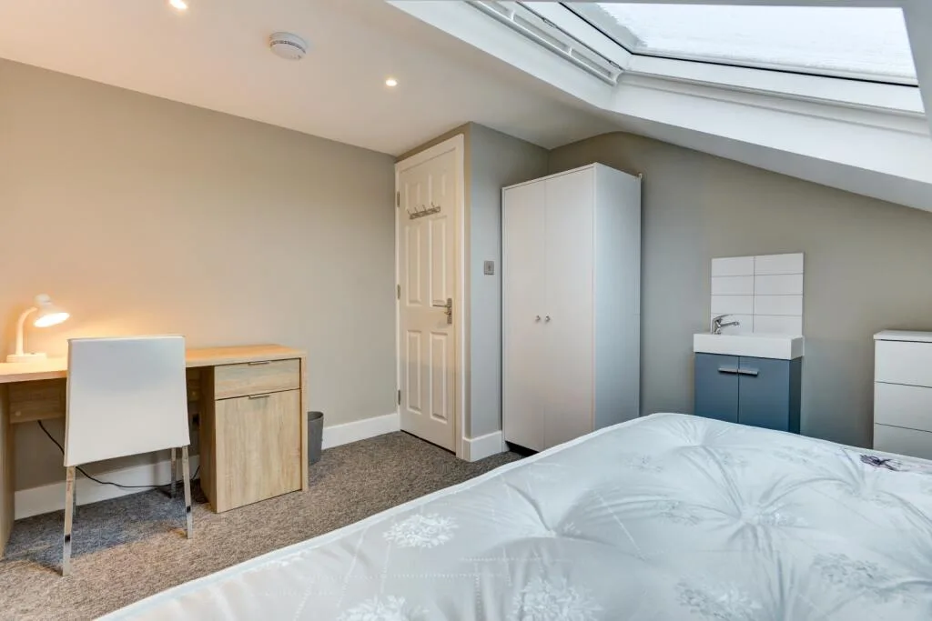 6 bedroom terraced house for rent