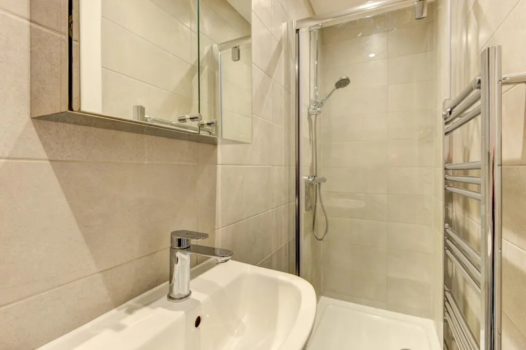 6 bedroom terraced house for rent