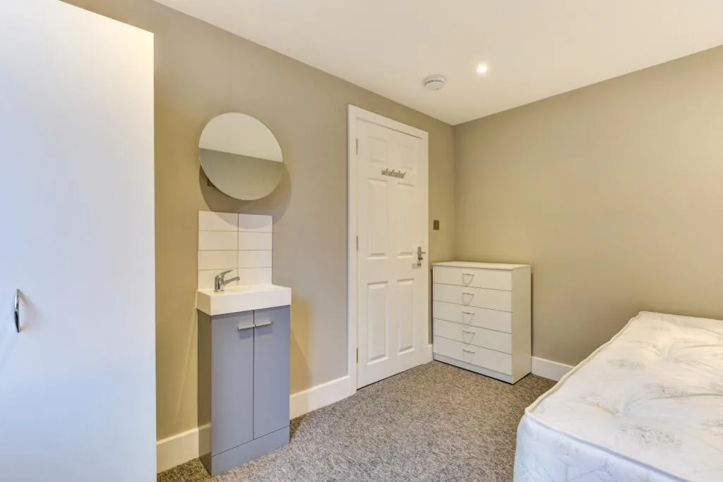 6 bedroom terraced house for rent