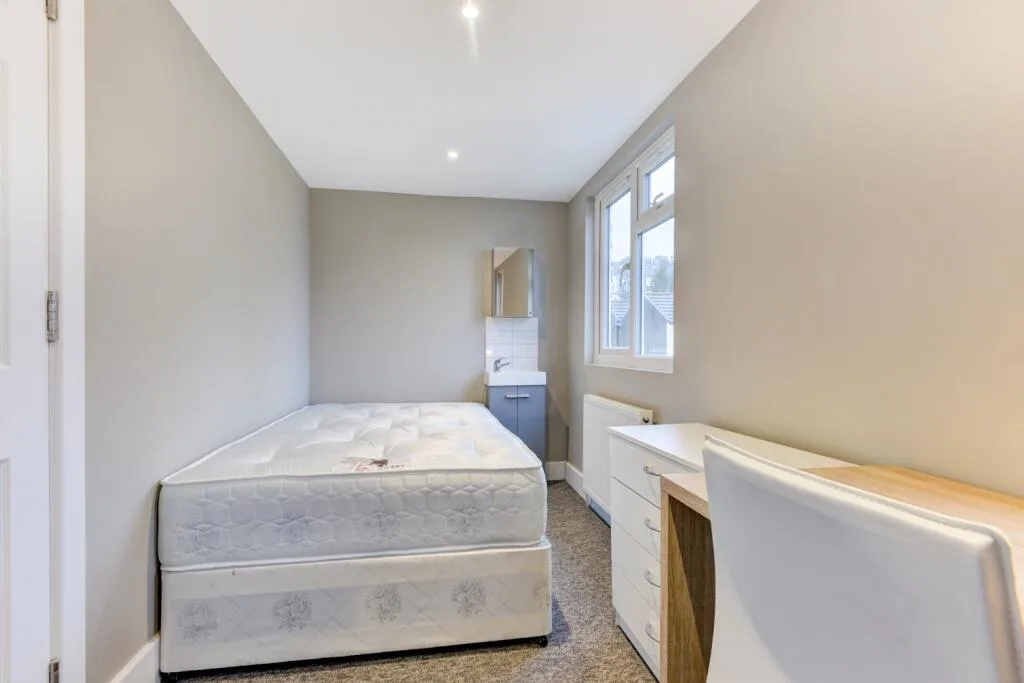6 bedroom terraced house for rent