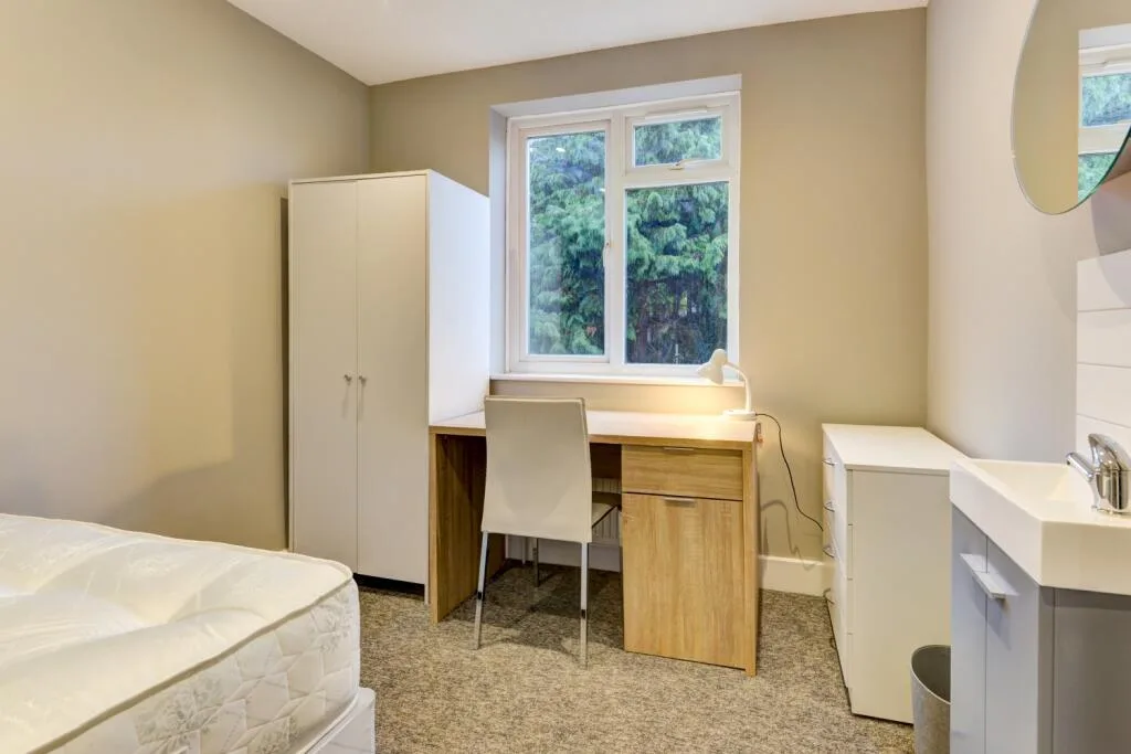 6 bedroom terraced house for rent