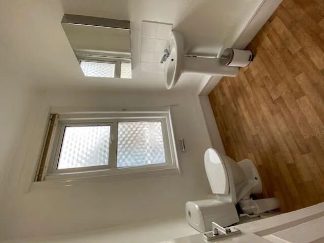 6 bedroom end of terrace house for rent