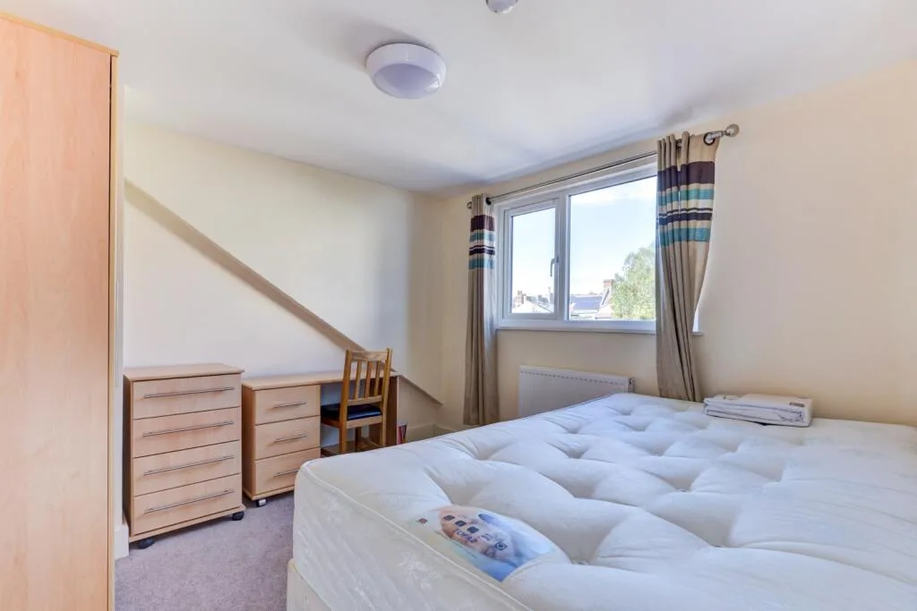 6 bedroom terraced house for rent