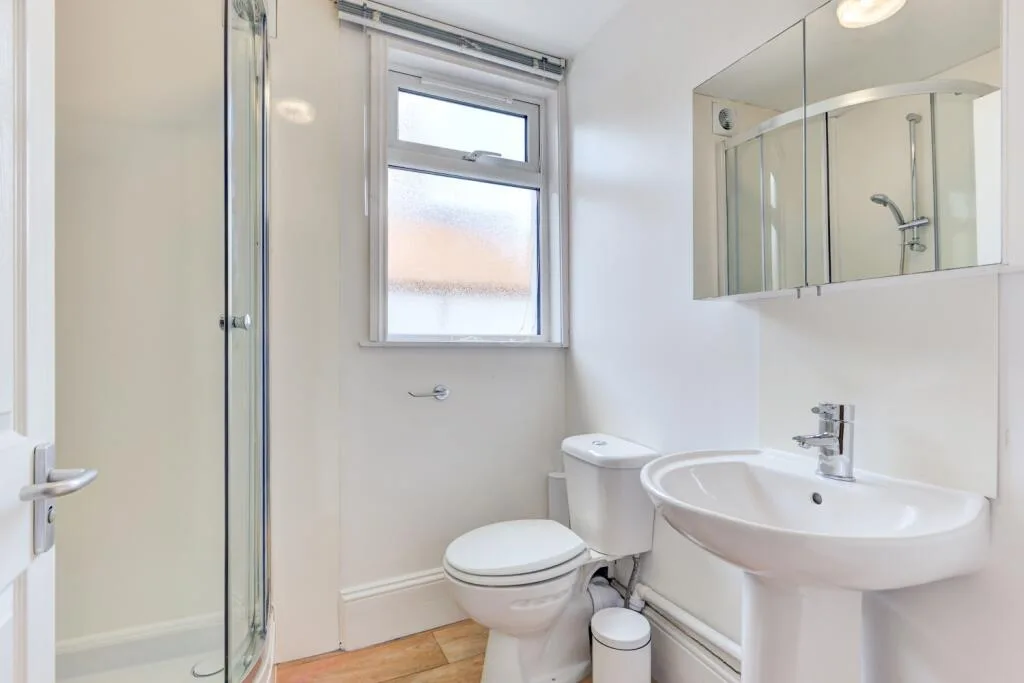 6 bedroom terraced house for rent