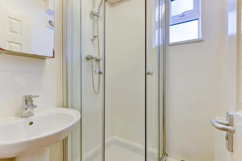 6 bedroom terraced house for rent