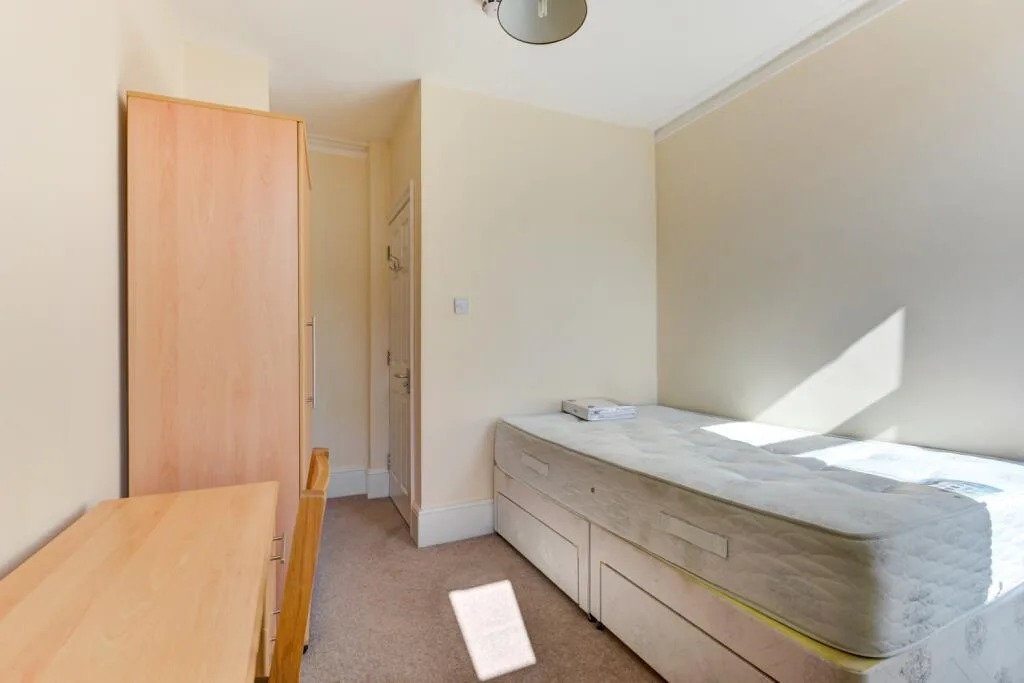 6 bedroom terraced house for rent