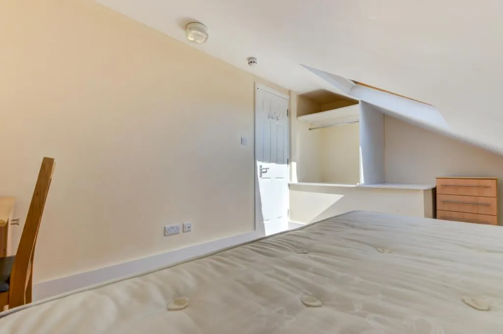 6 bedroom terraced house for rent