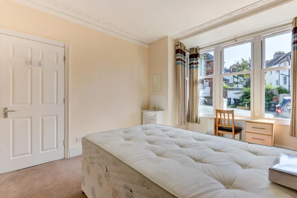 6 bedroom terraced house for rent