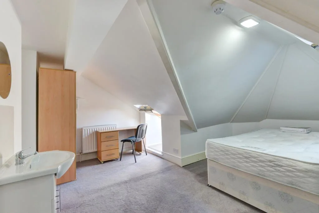 6 bedroom terraced house for rent