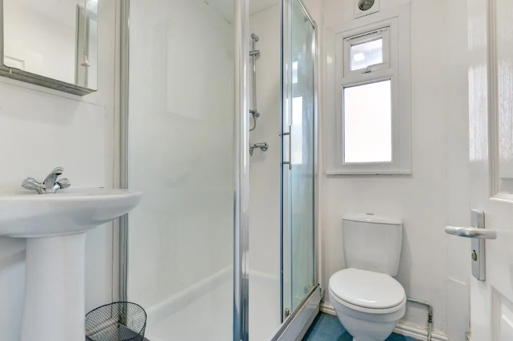 6 bedroom terraced house for rent